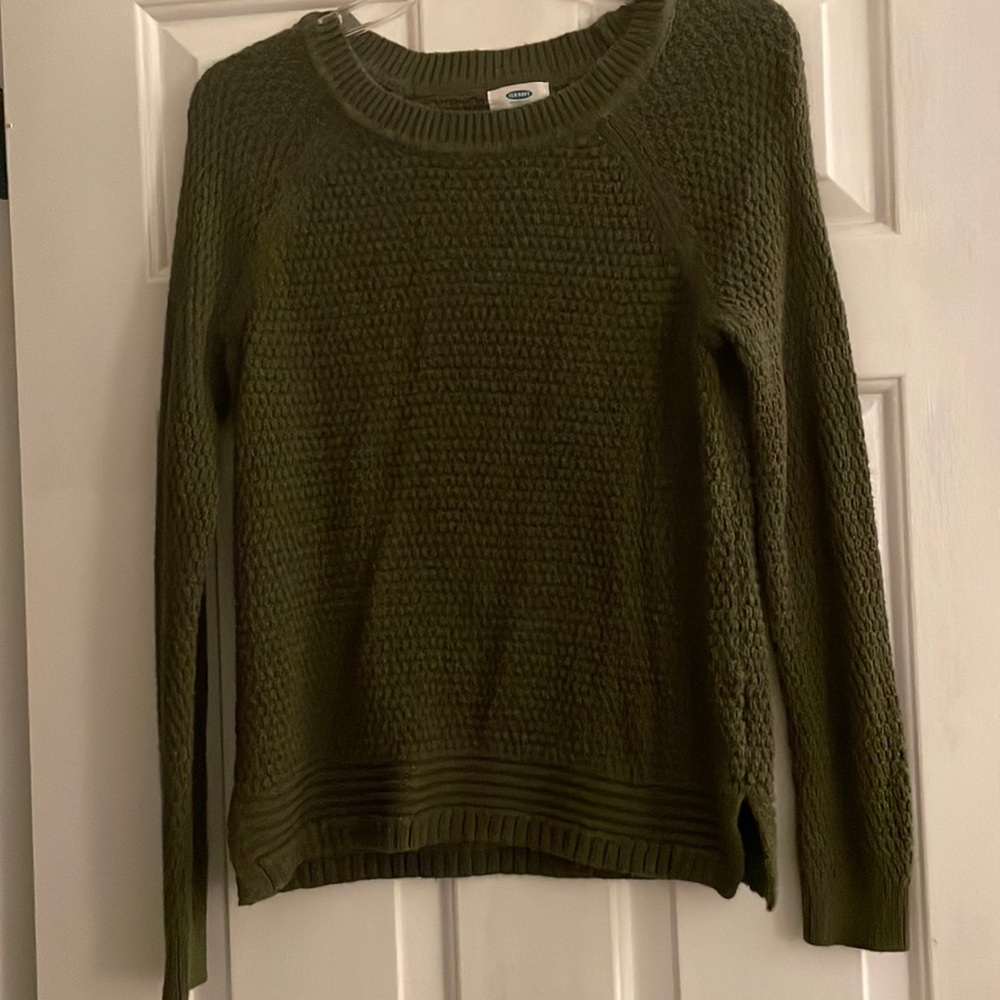 Green old navy sweater